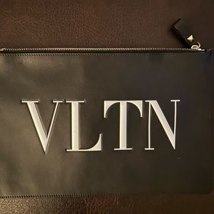 [AUTHENTIC] Valentino Garavani Leather Clutch